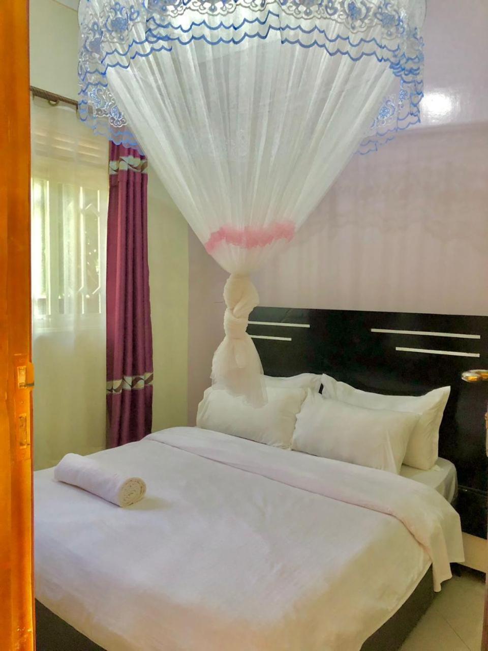 Airport Shoebill Hotel Entebbe Kültér fotó