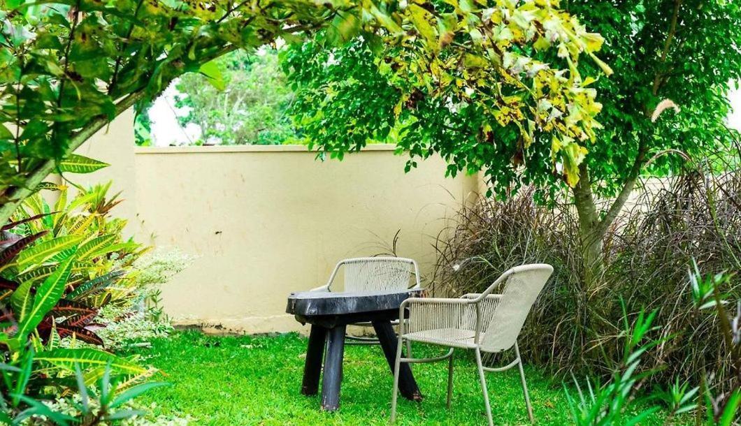 Airport Shoebill Hotel Entebbe Kültér fotó